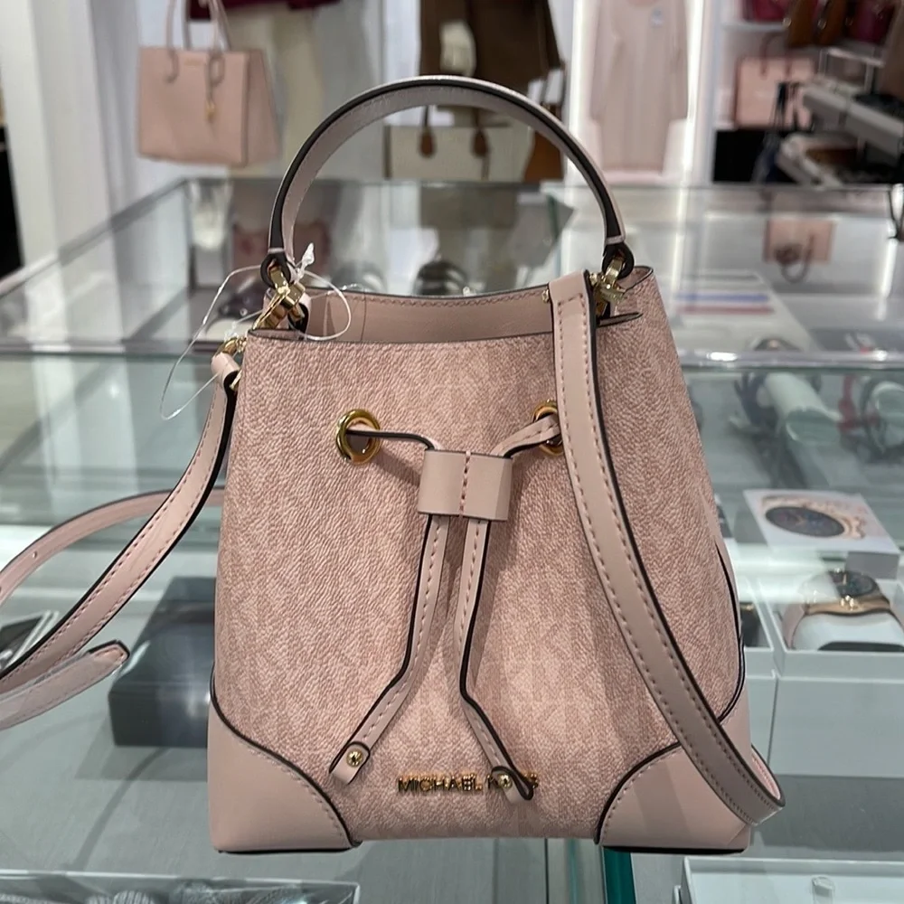 MICHAEL KORS 35F2GM9M1B MERCER SMALL BUCKET DRAWSTRING CROSSBODY
Dk Powder Blush - Picture 11 of 16